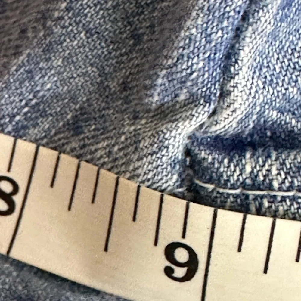 So sz 3 denim shorts with no hole or rips   Just minor distressing. Great shorts